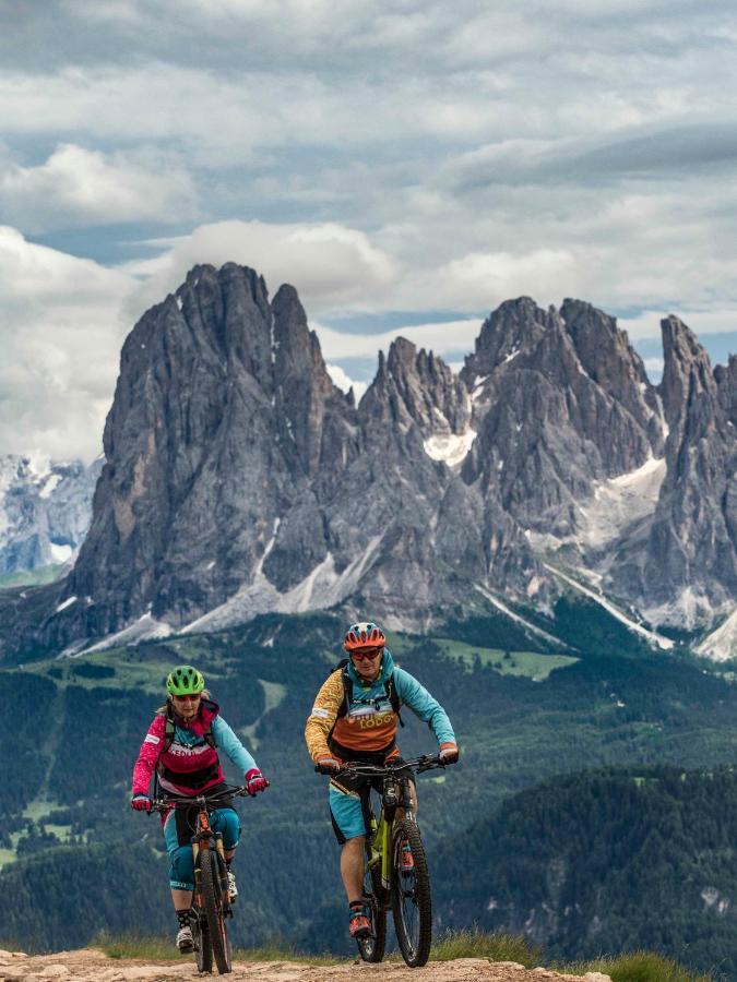 Kedul Lodge Santa Cristina Val Gardena ภายนอก รูปภาพ