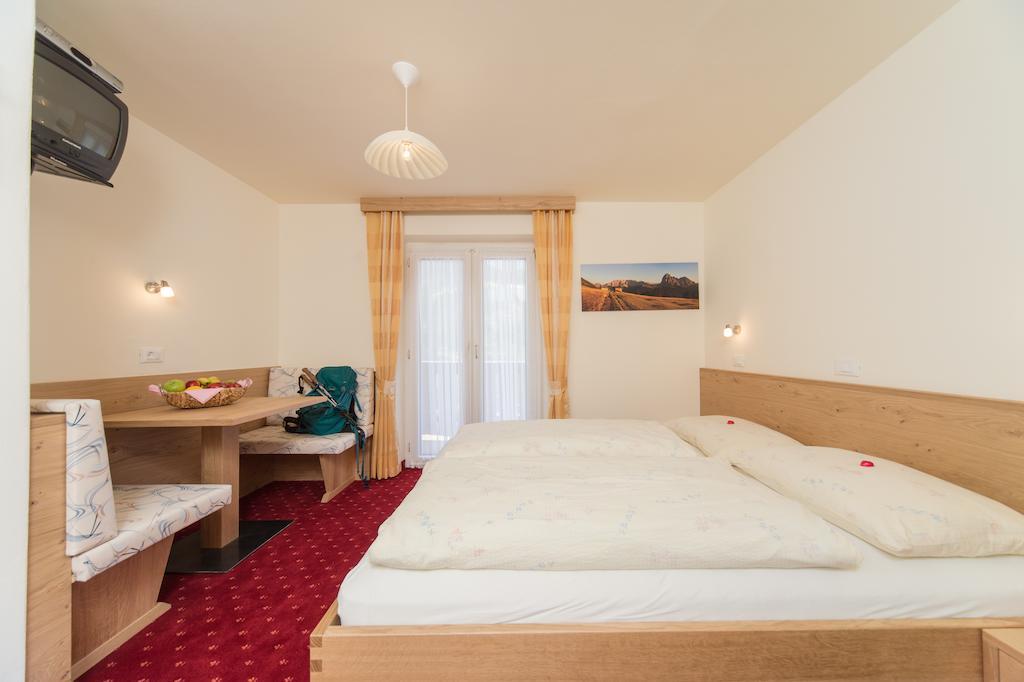 Kedul Lodge Santa Cristina Val Gardena ภายนอก รูปภาพ